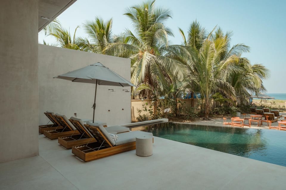 Natural landscape, Swimming pool, sunbed