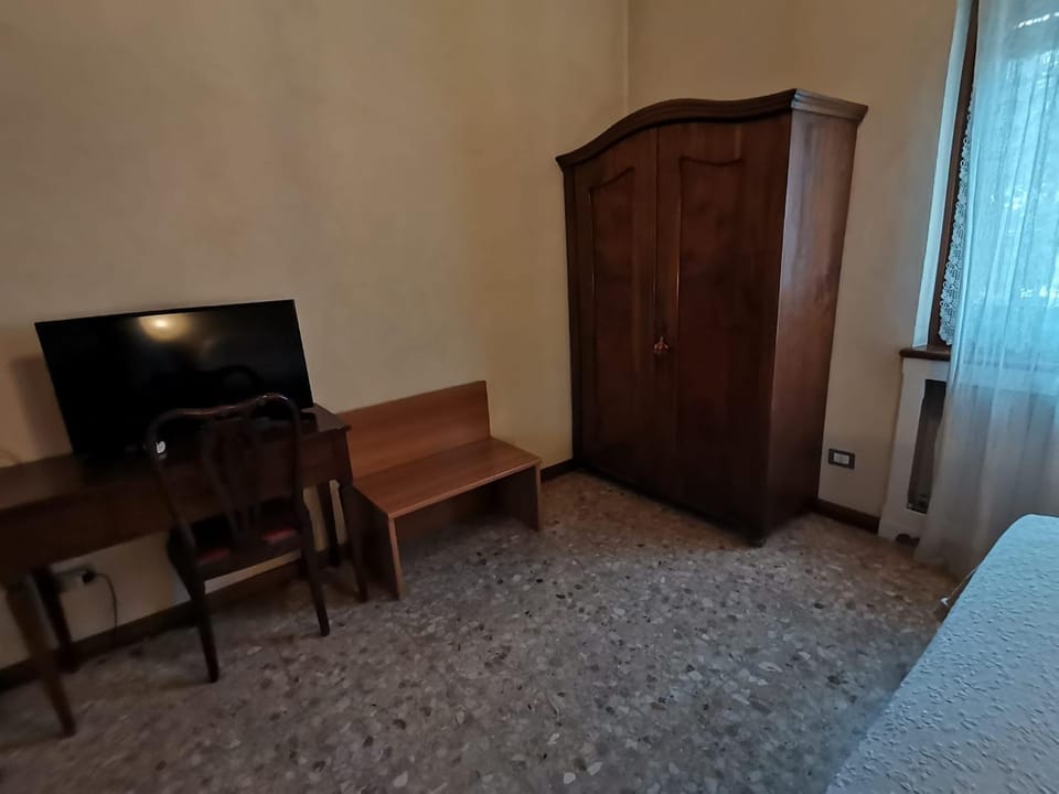 TV and multimedia, wardrobe