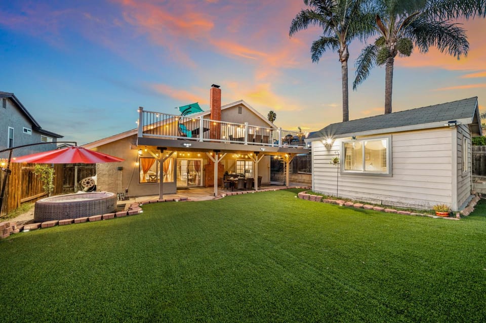 Entire Private Home with 6 Bedrooms, Garage, Gated Lot, Get 2 Homes in Rancho, Available Now House in Rancho Penasquitos