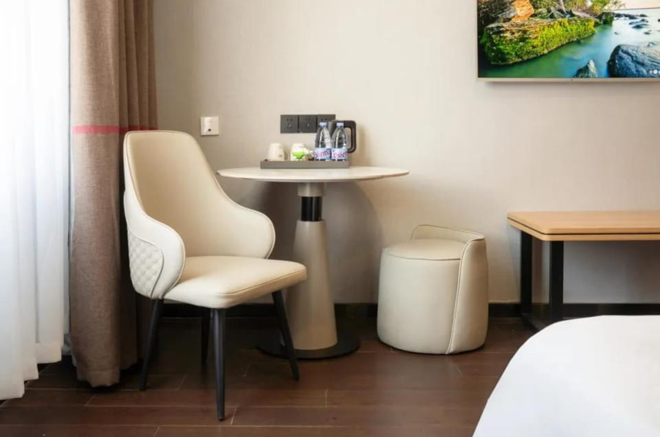 Huanyang Hotel Qingdao Chengyang Youth Football Stadium Branch Hotel in Qingdao