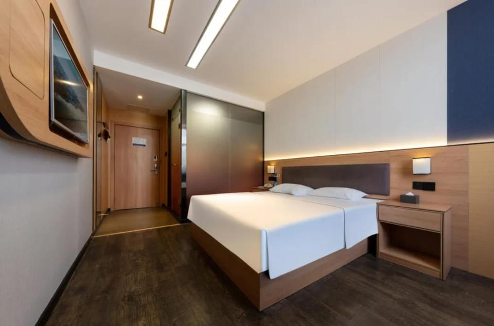 Huanyang Hotel Qingdao Chengyang Youth Football Stadium Branch Hotel in Qingdao