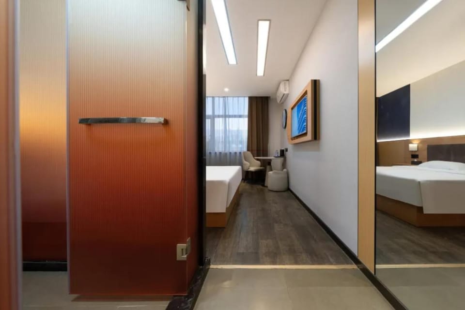 Huanyang Hotel Qingdao Chengyang Youth Football Stadium Branch Hotel in Qingdao