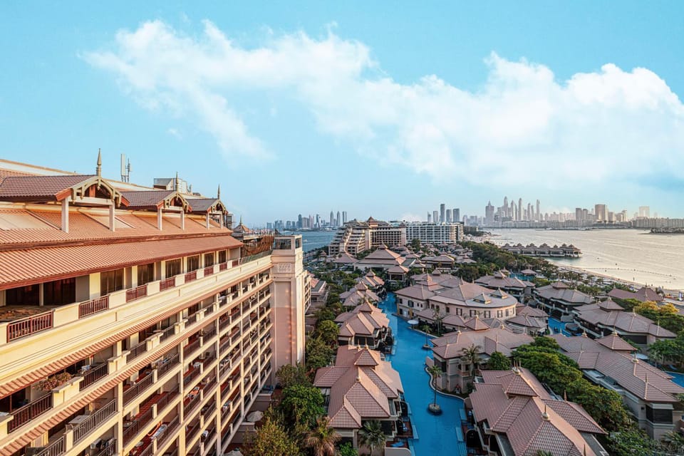 Luxe Royal Amwaj Palm Jumeirah Beach Access Apartment in Dubai