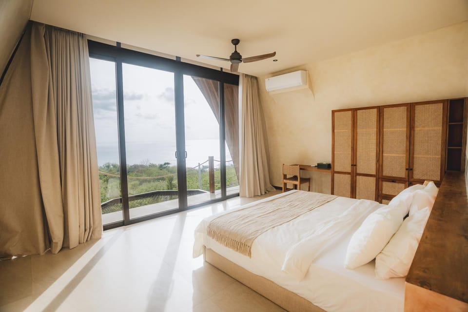 Bed, Photo of the whole room, Bedroom, air conditioner