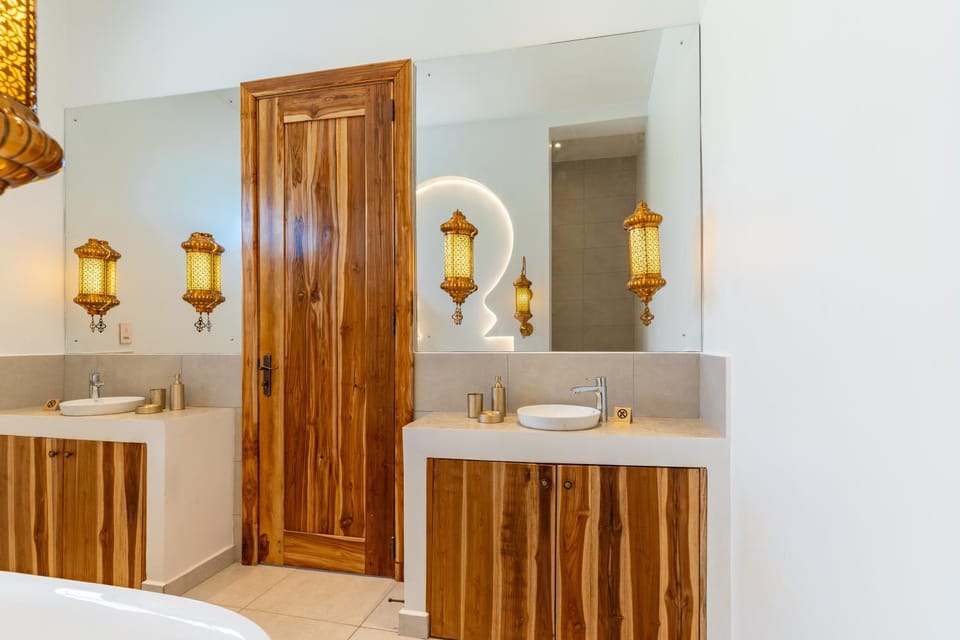 Bathroom, Bath