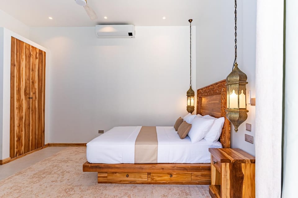 Bedroom, wardrobe, air conditioner