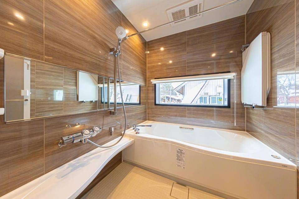 山の桜 Premium Ski Chalet in Hakuba Villa in Hakuba
