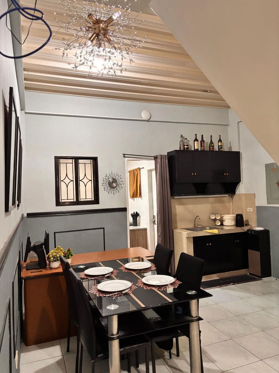 Living room, Decorative detail, Dining area