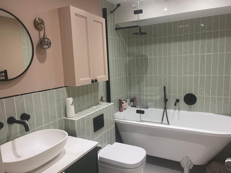 Shower, Toilet, Bath