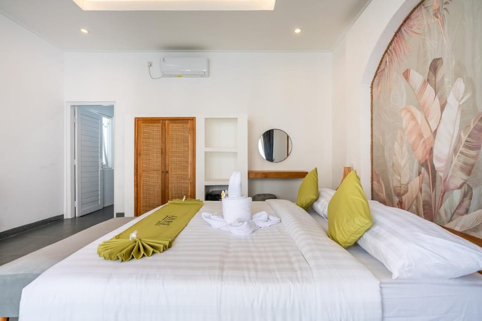Azure Suites, Tibubeneng, Canggu Bed and Breakfast in North Kuta