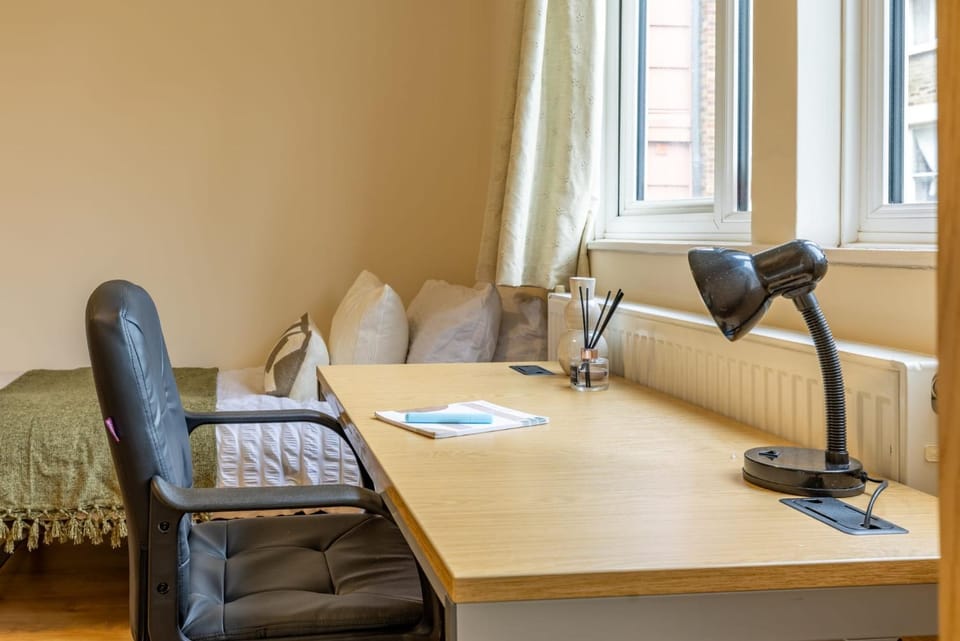 For Students Only - Brooke Hall in London Apartment in London Borough of Southwark