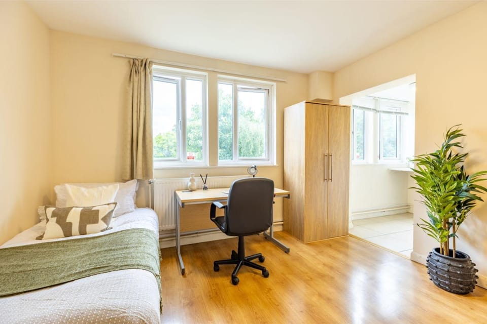 For Students Only - Brooke Hall in London Apartment in London Borough of Southwark