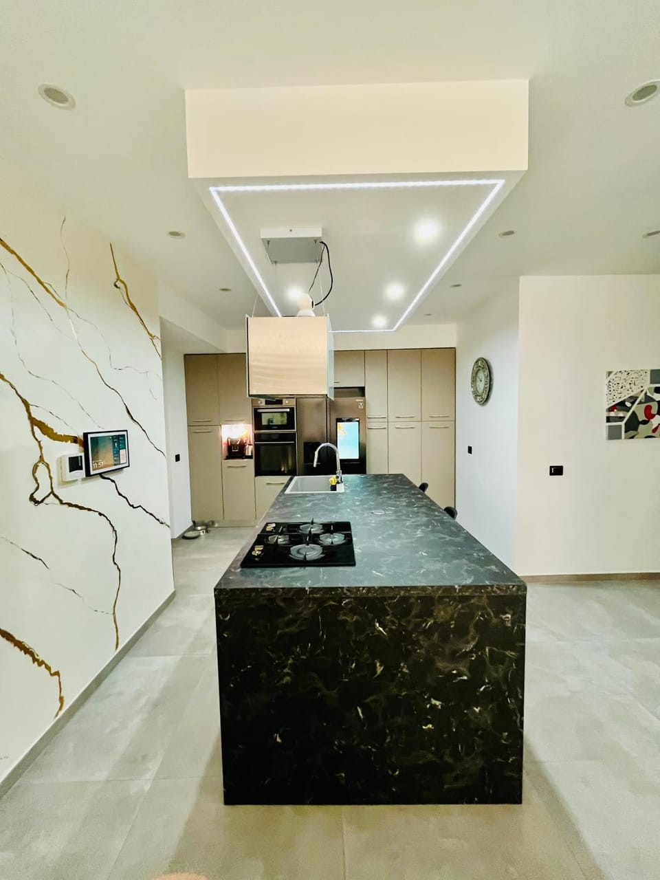 Seating area, kitchen