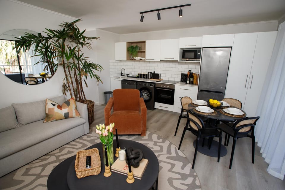 Kitchen or kitchenette, Living room, Dining area