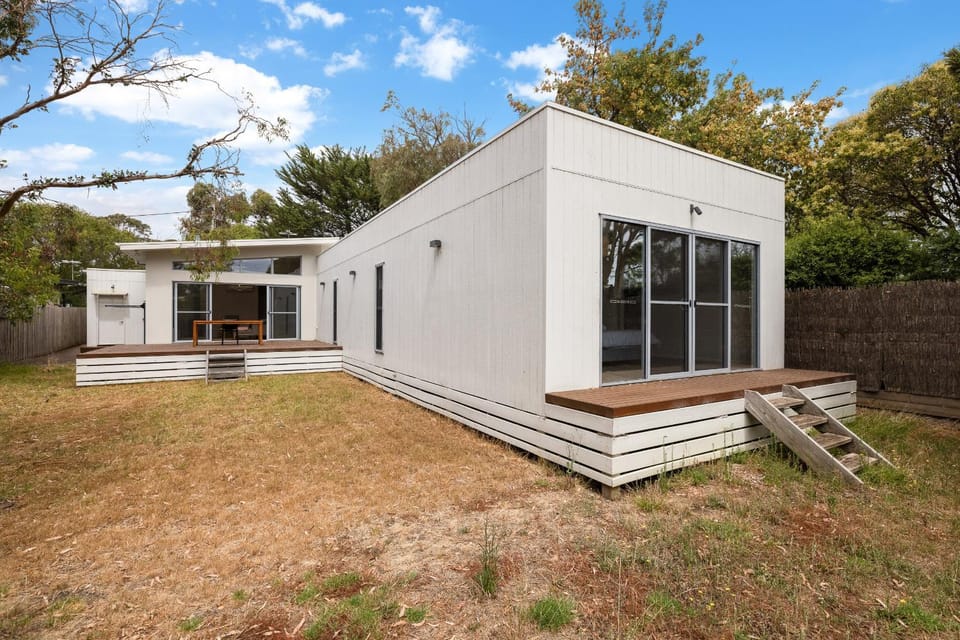 Property building, Day, Garden