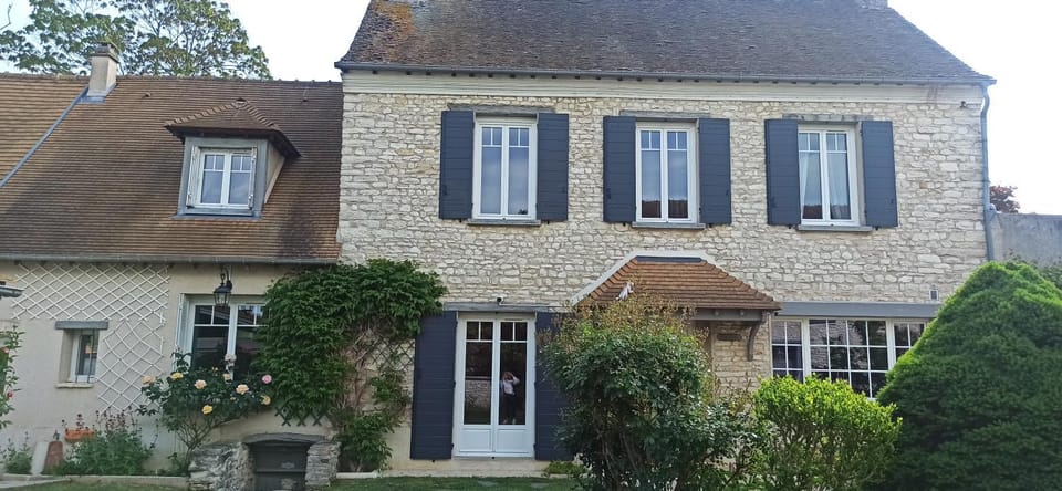 Le presbytère de Bueil - Gite 8 pers - 5 couchages House in Normandy