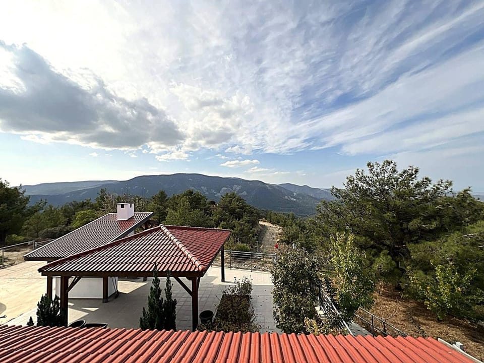 Kyperounta Heights - Breathtaking View Villa in Limassol District
