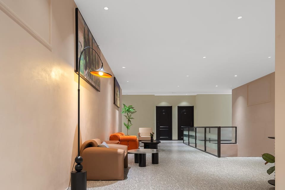 Living room, Seating area
