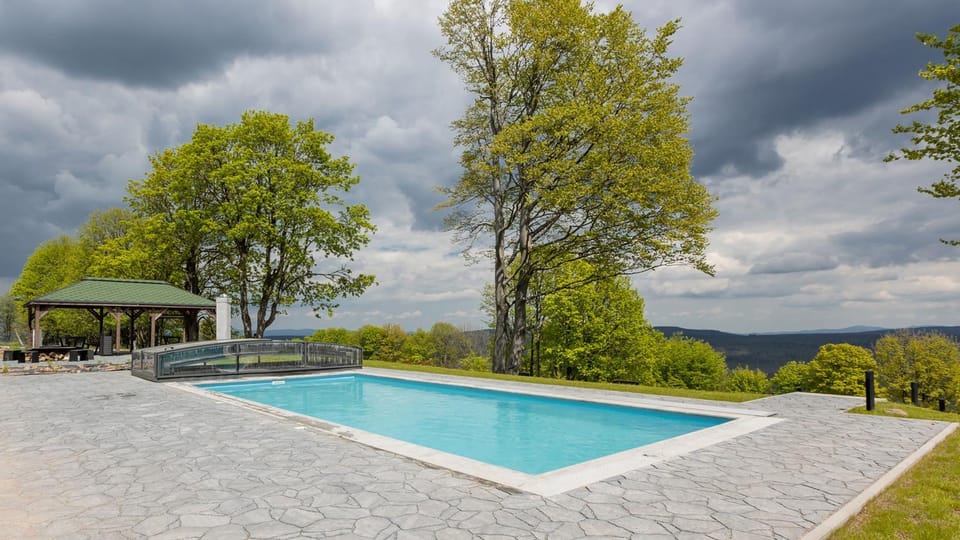 Area and facilities, Swimming pool