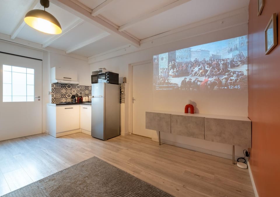 TV and multimedia, Kitchen or kitchenette