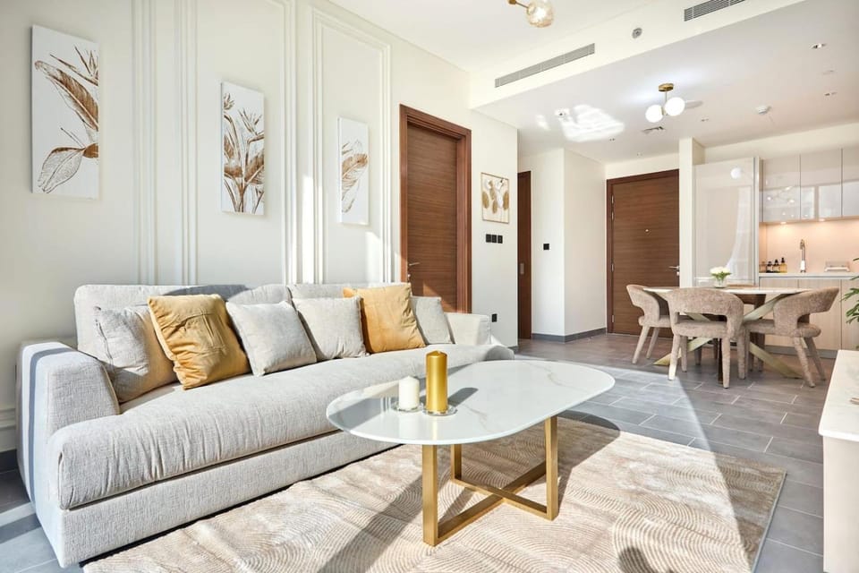 The Crest C Luxury Retreat Stylish & Serene Apartment in Dubai