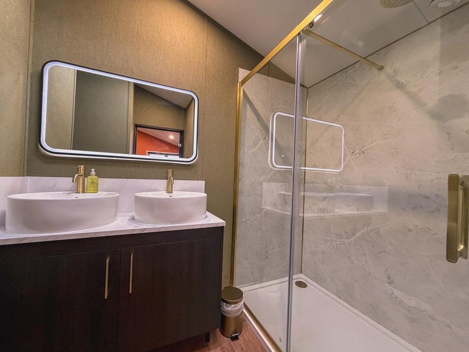 Shower, Bathroom