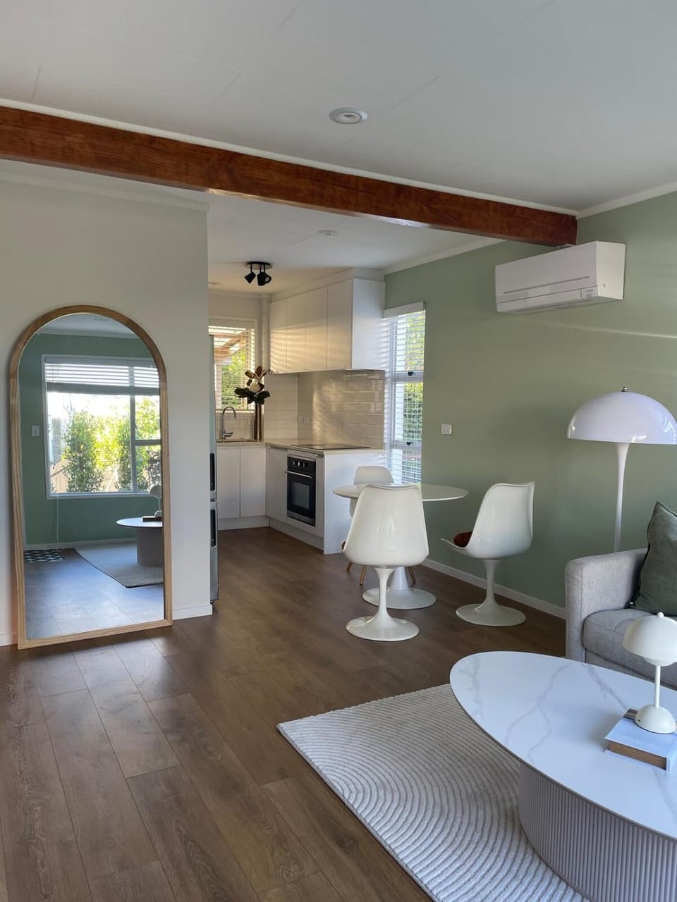 Cozy Stylish Stay 10 Mins to City& beach House in Auckland