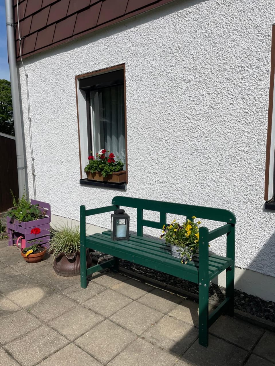 Property building, Patio, Spring, Garden, Balcony/Terrace
