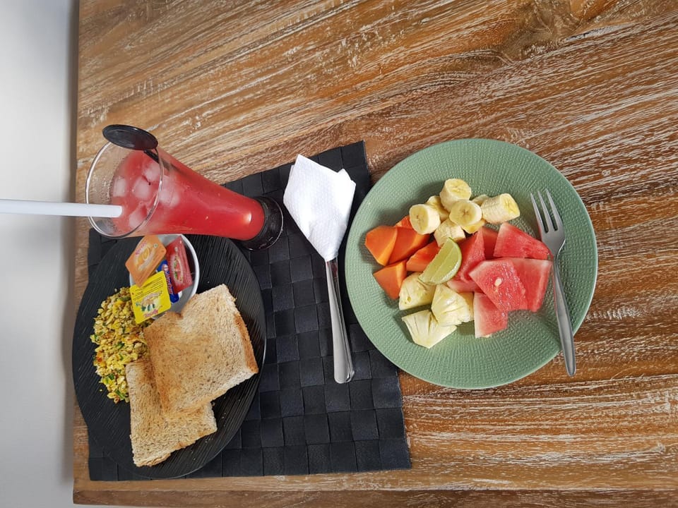 Food and drinks, Food, Drinks