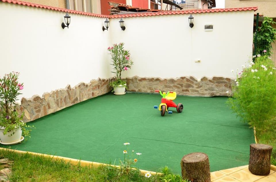 Day, Children play ground