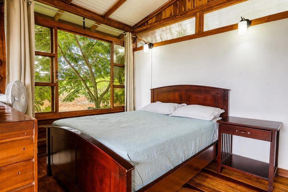 Cabañas Bella Vista Bed and Breakfast in Alajuela Province