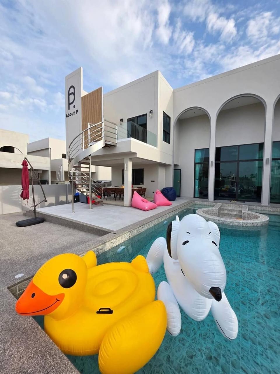 Property building, Swimming pool