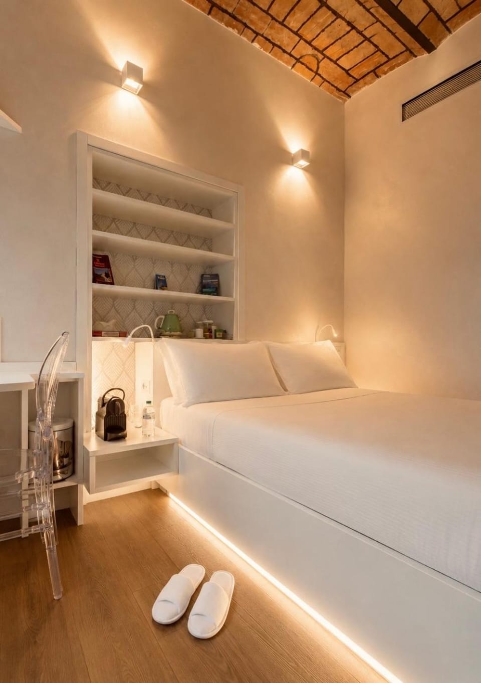 Ponte Milvio Roma Elegance Room & Private Parking Apartment in Rome