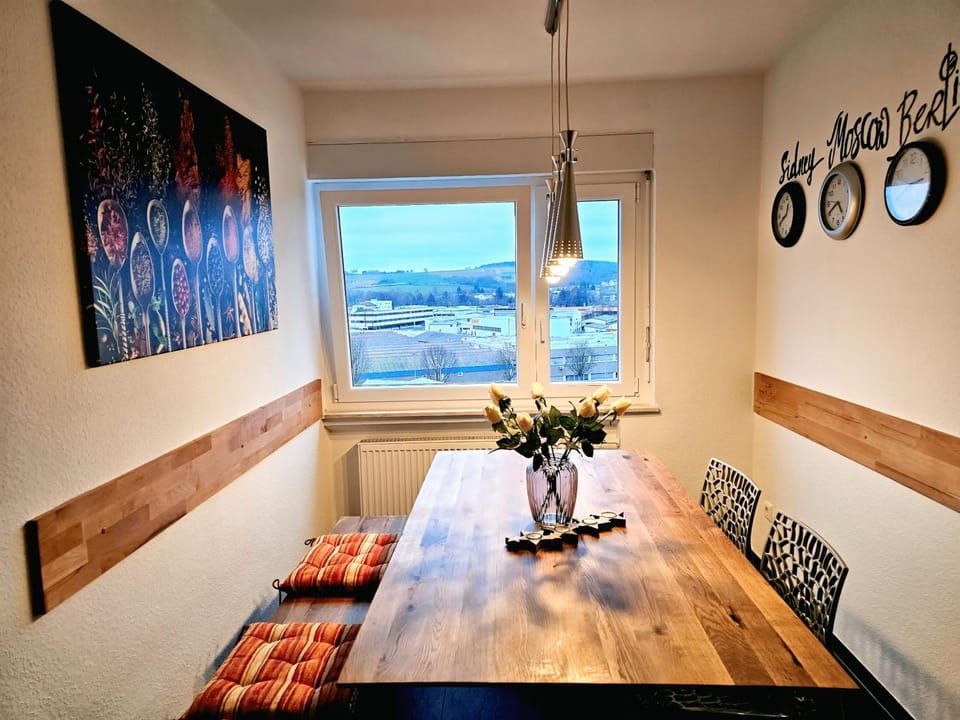 Seating area, Dining area