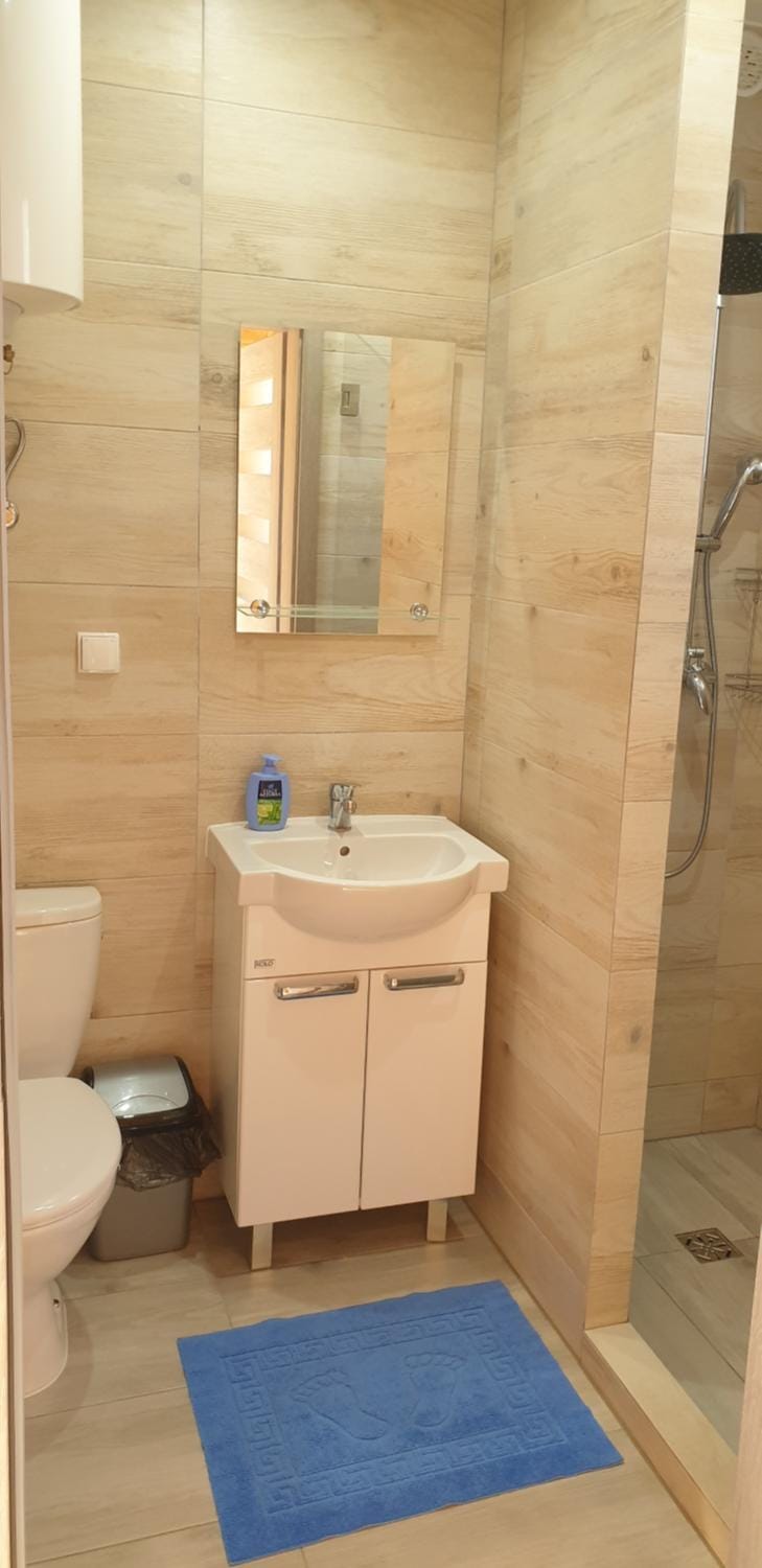 Shower, Toilet, Bathroom