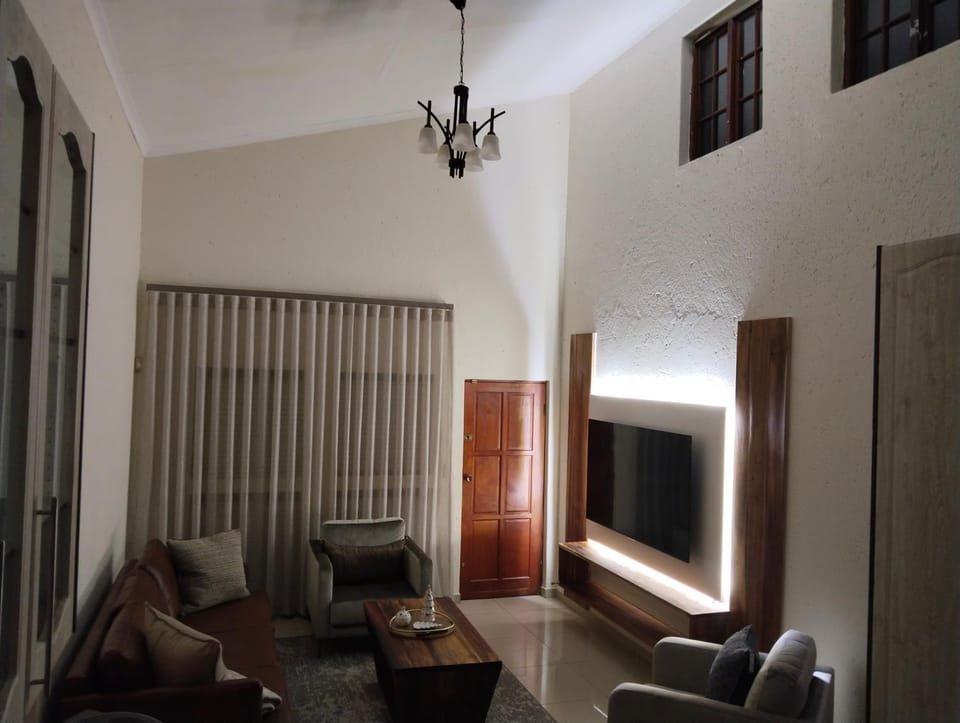 TV and multimedia, Seating area