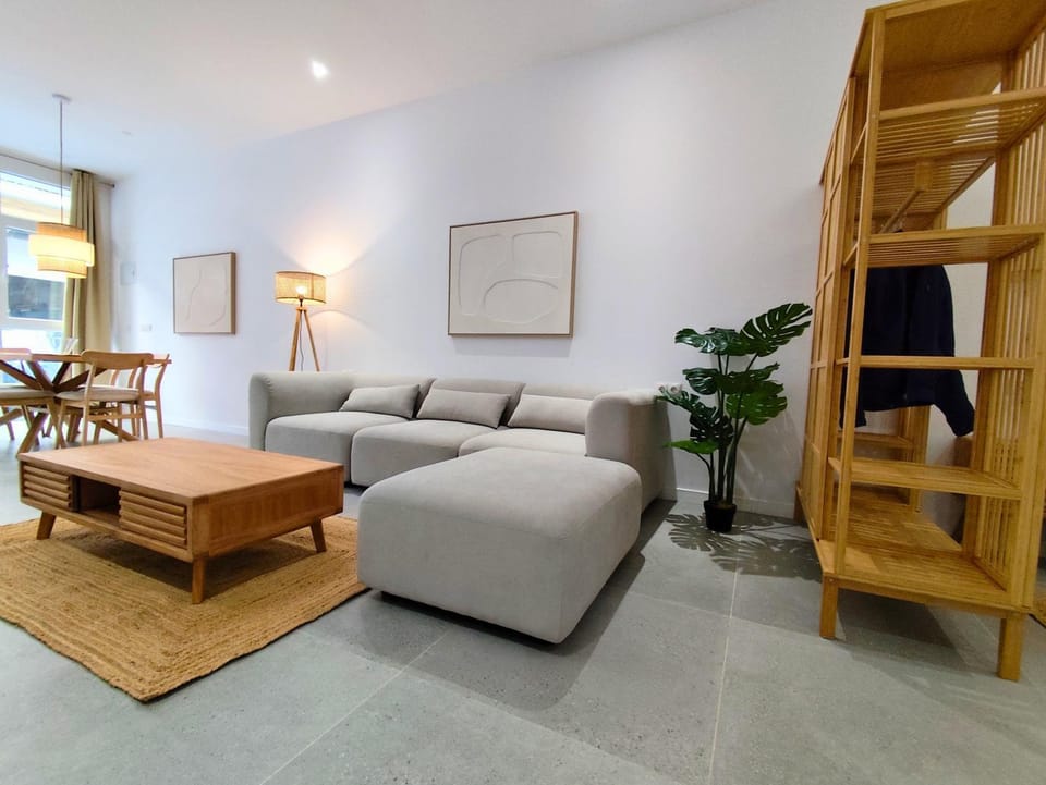 Bed, Living room, Photo of the whole room