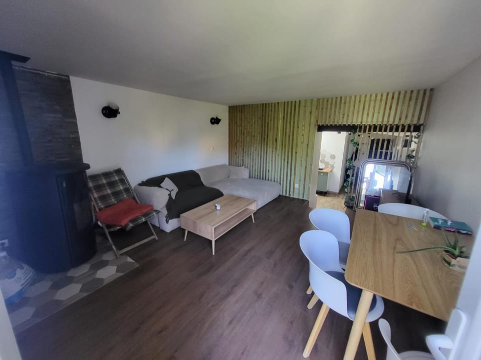 Living room, Dining area