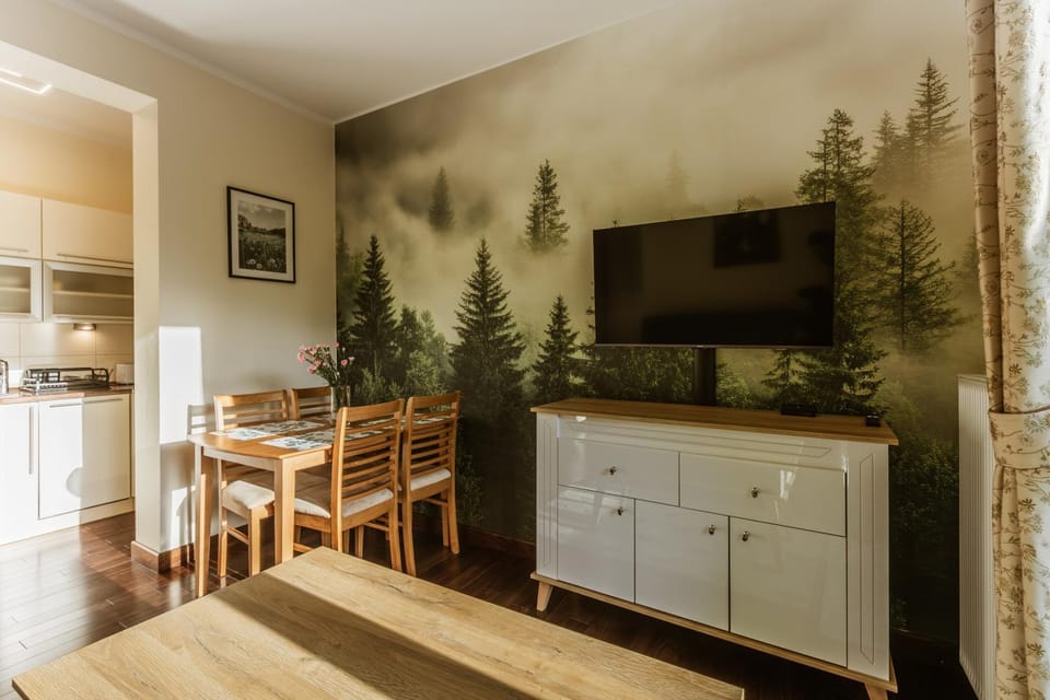 TV and multimedia, Living room, Dining area