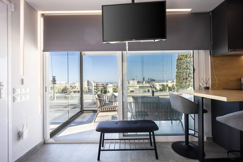 TV and multimedia, View (from property/room), Balcony/Terrace, Seating area, Dining area