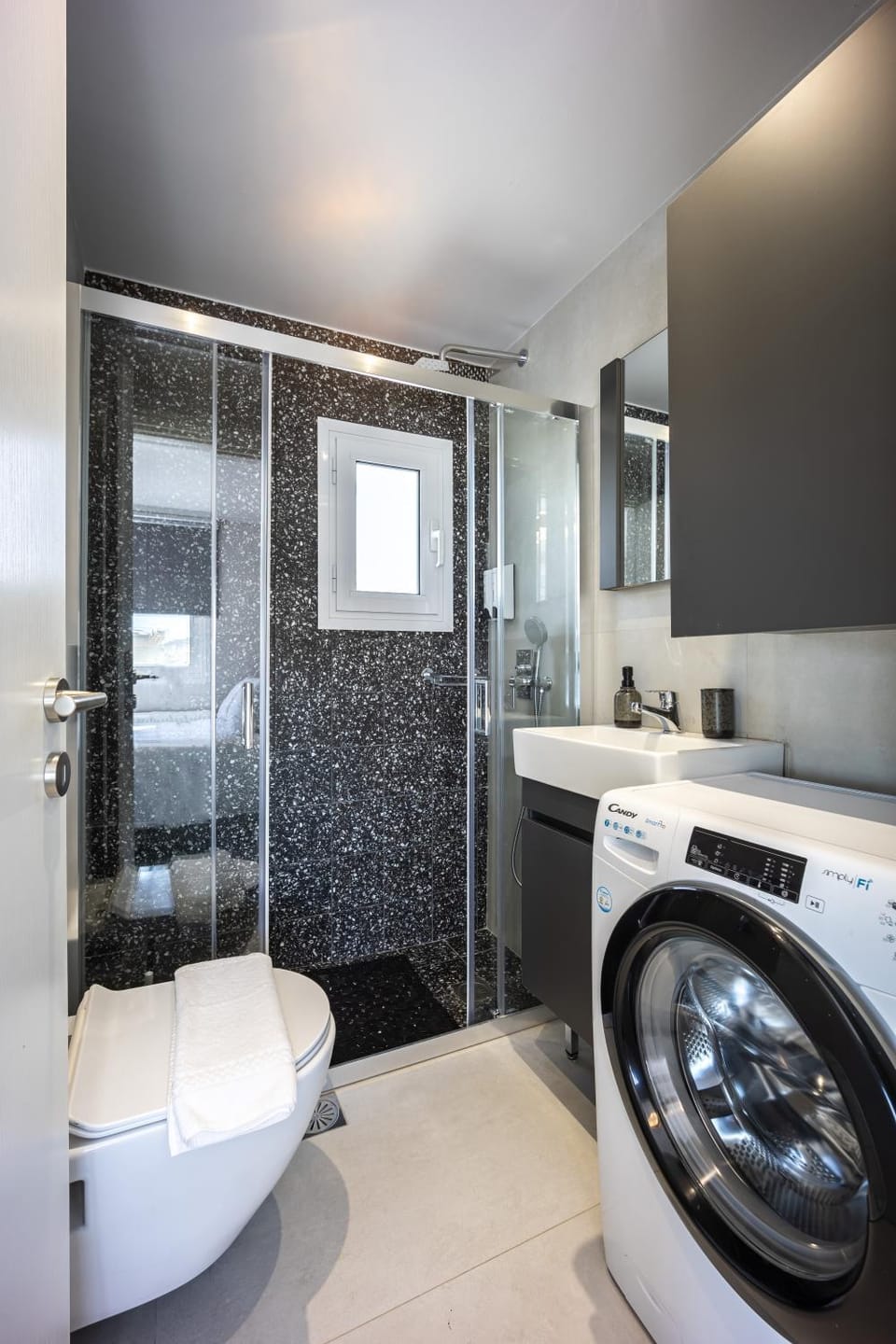 Shower, Bathroom, towels, washing machine