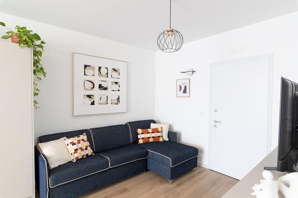 Communal lounge/ TV room, TV and multimedia, Living room, Seating area