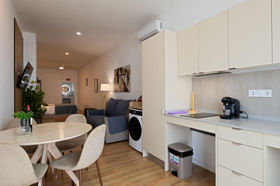 Kitchen or kitchenette, Living room