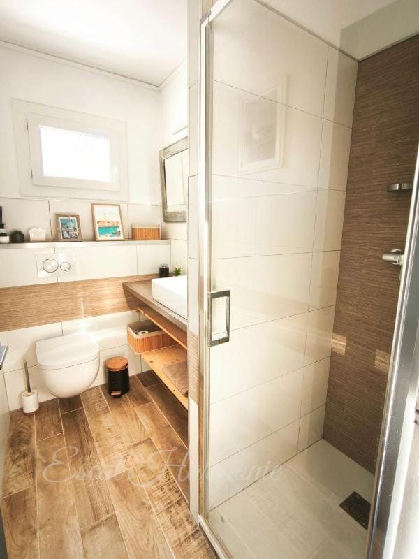 Shower, Toilet, Bathroom