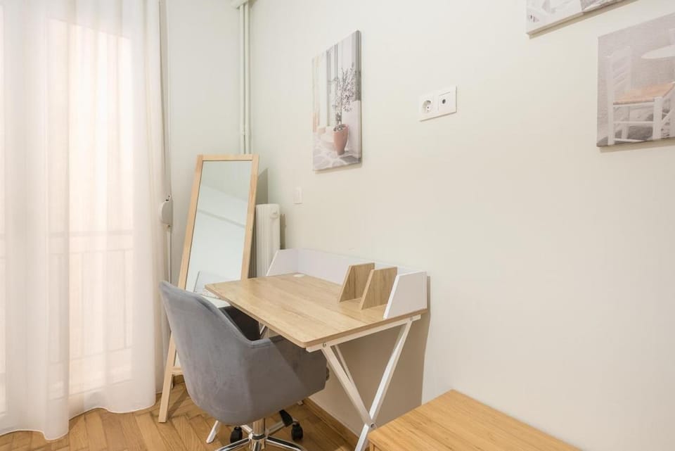Zen sunny, Zografou Apartment in Athens