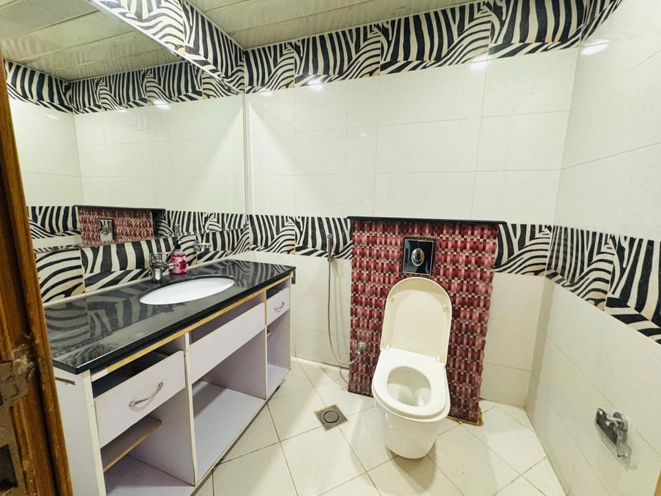 Toilet, Bathroom