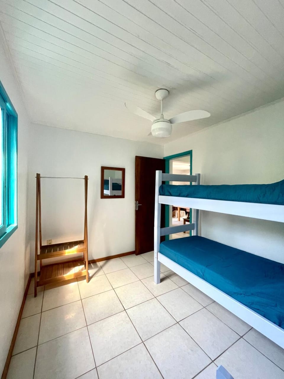 Bedroom, bunk bed