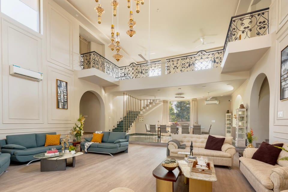 TV and multimedia, Living room, Seating area, Dining area, air conditioner