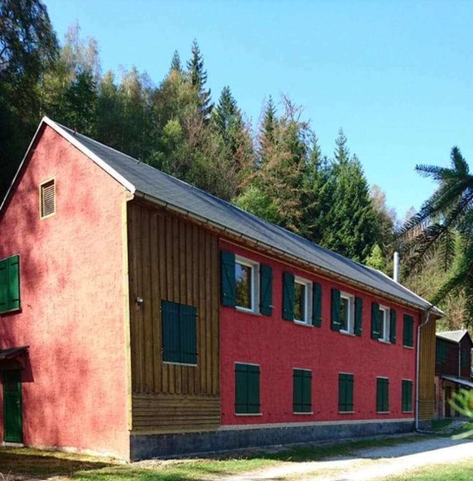 Property building, Day
