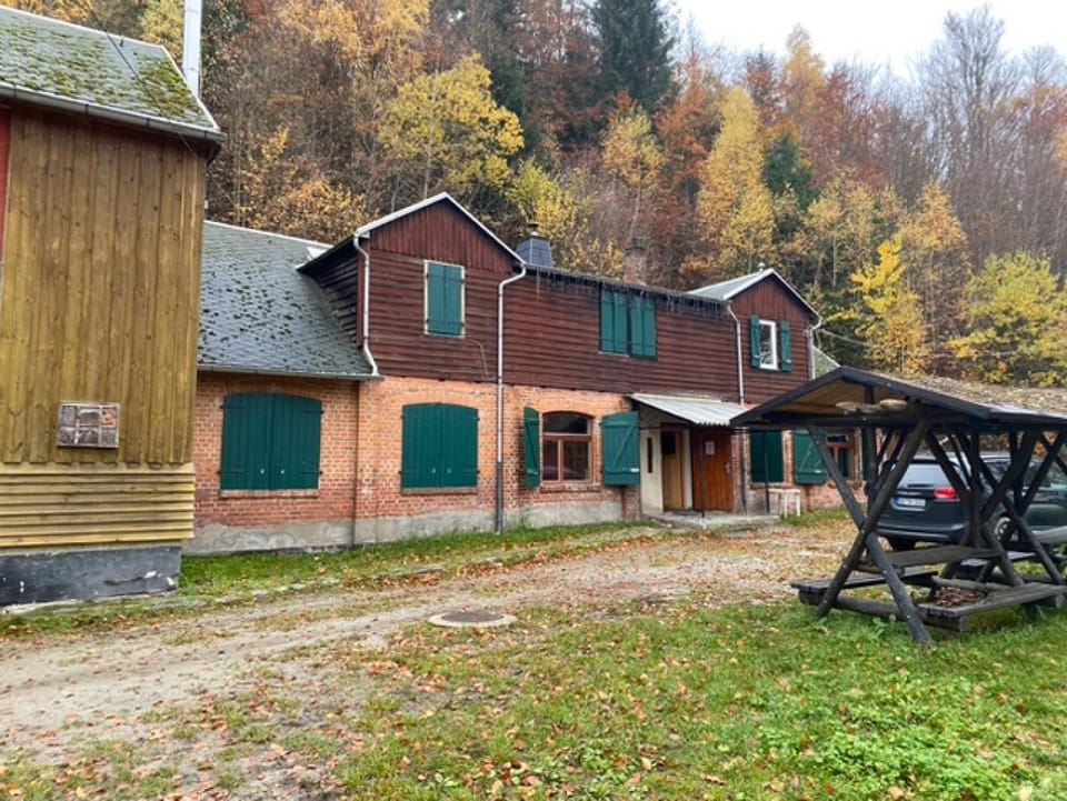 Property building, Day